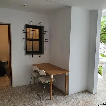 Luminoso Con Patio Y Jardin