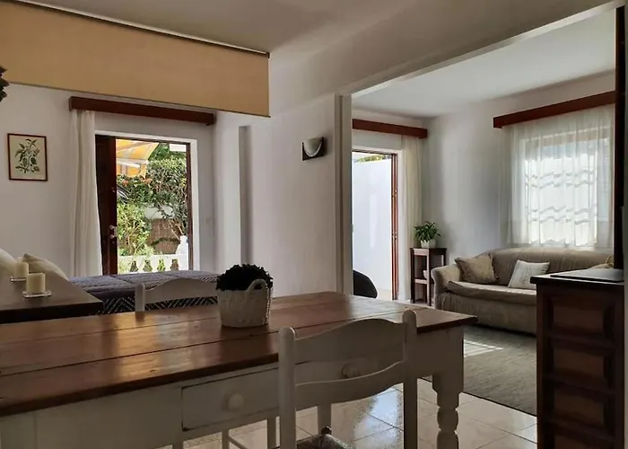 Luminoso Con Patio Y Jardin *