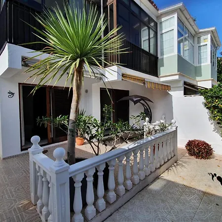 Appartamento Luminoso Con Patio Y Jardin